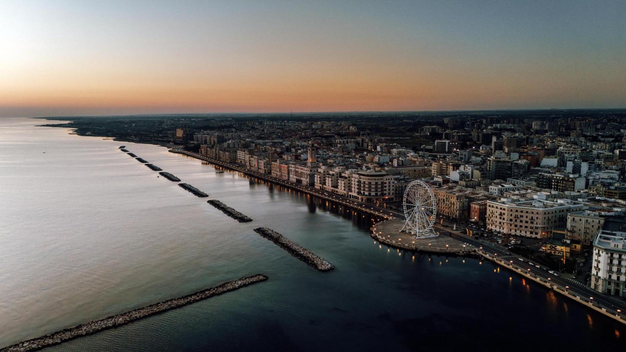 Una Finestra Sul Mare Bari Luaran gambar